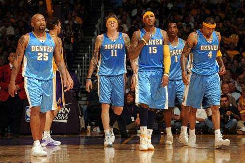 怒送37分！古巴男排输给自己 意大利挺进四强 米切莱托17分+绝杀（古巴男排怒赠37分自毁好局，意大利挺进四强，米切莱托17分完成绝杀）