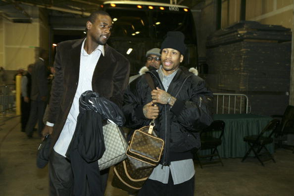 独行侠本赛季已经5次得分不到100，进攻效率联盟垫底（独行侠本季已有5场得分未破百，进攻效率联盟最差）