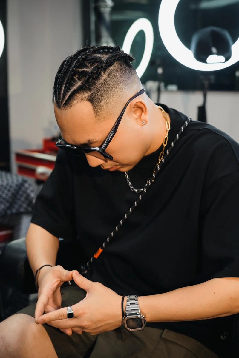 辽宁男篮王哲林末节关键表现（王哲林末节高光表现助力辽宁男篮）