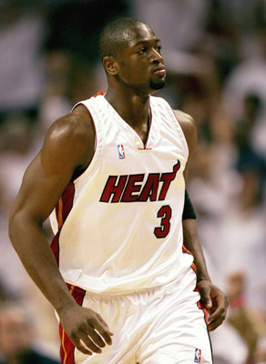 体坛：夏窗不少意向球员在了解亚泰队资金状况后都选择了观望（体坛：亚泰资金状况影响夏窗引援，多名意向球员选择观望）